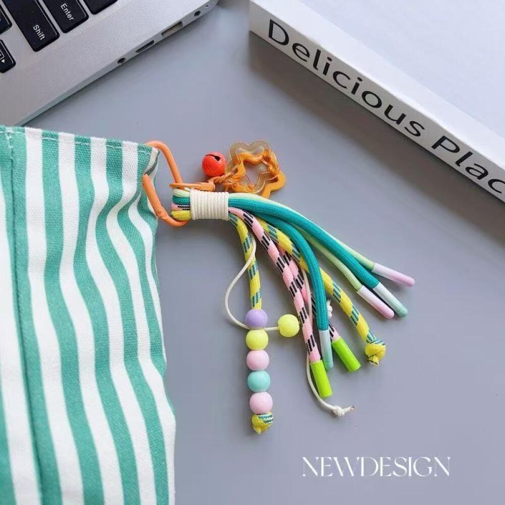 Ciondolo colorato intrecciato  - Phone Accessories For Boys recensione e prezzo