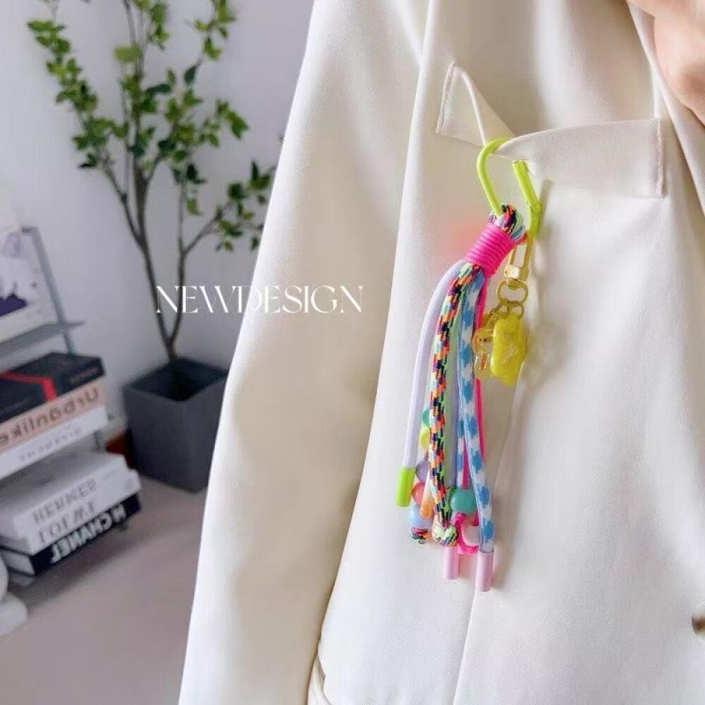 Ciondolo colorato intrecciato  - Phone Accessories For Boys recensione e prezzo